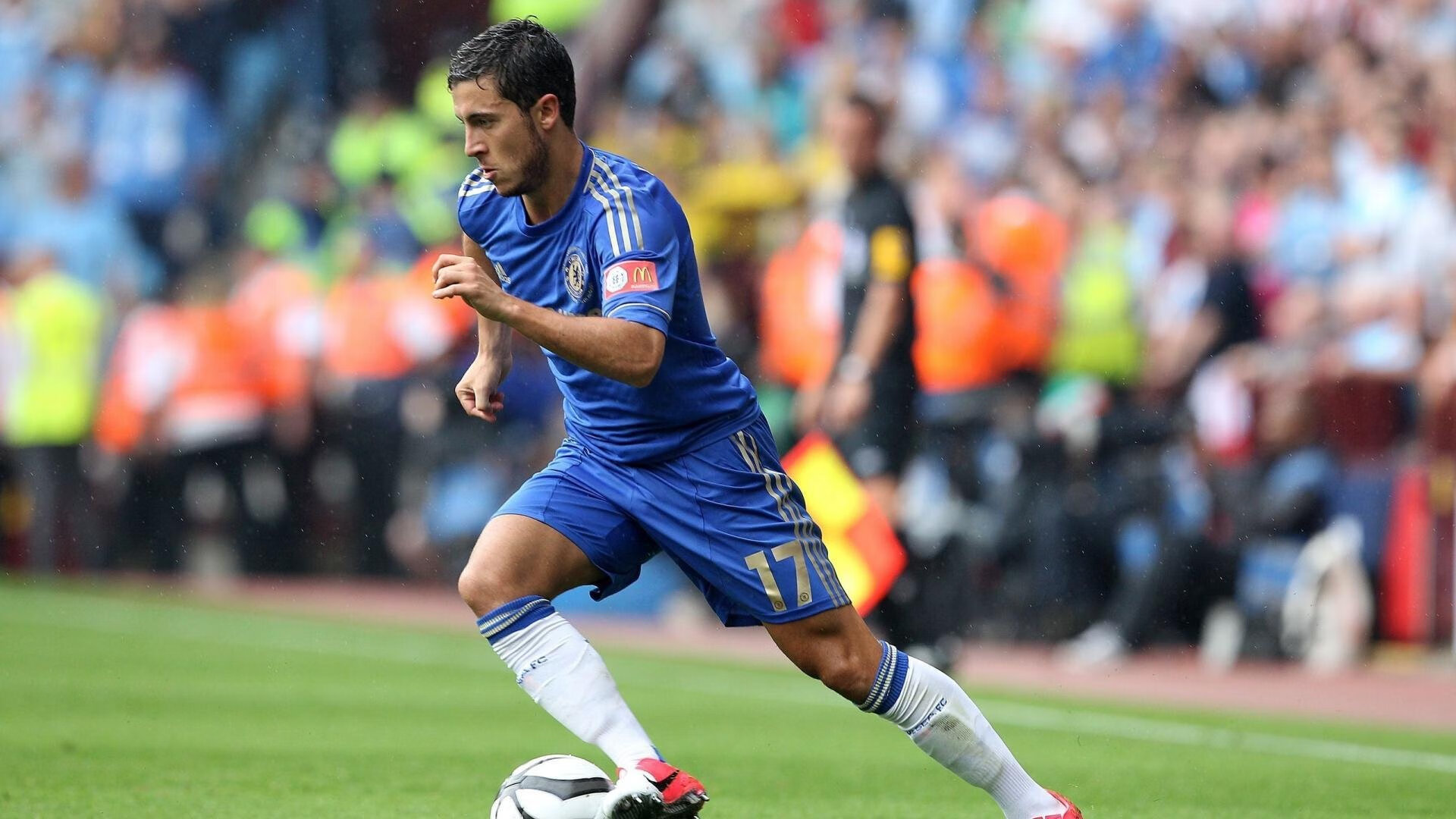 托桑·埃夫布奥姆万成为NBA市场营销焦点，埃托奥 布冯