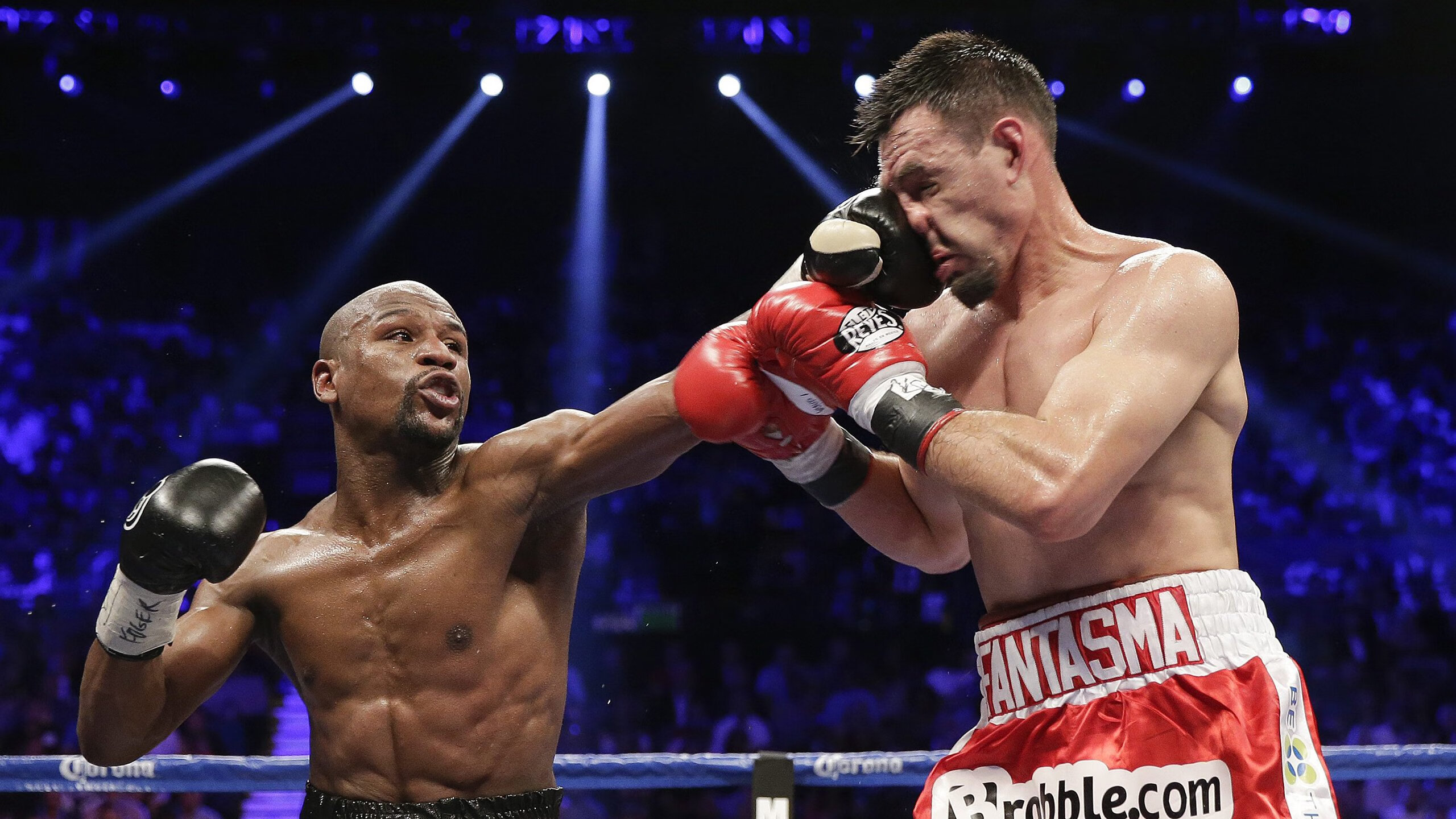 “高新体育中心网球赛:巅峰对决引爆全场热情”