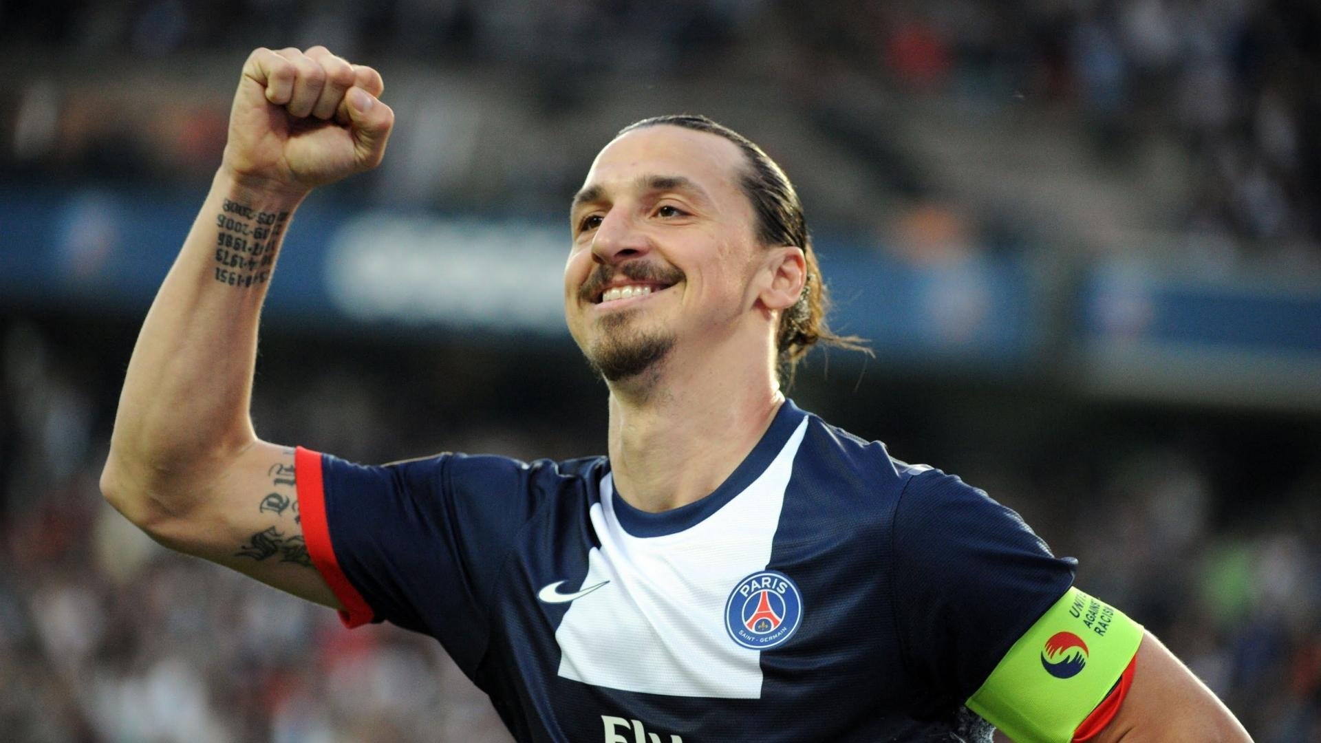 边路突破是否降低对锋线站位精准度依赖，足球边路突破