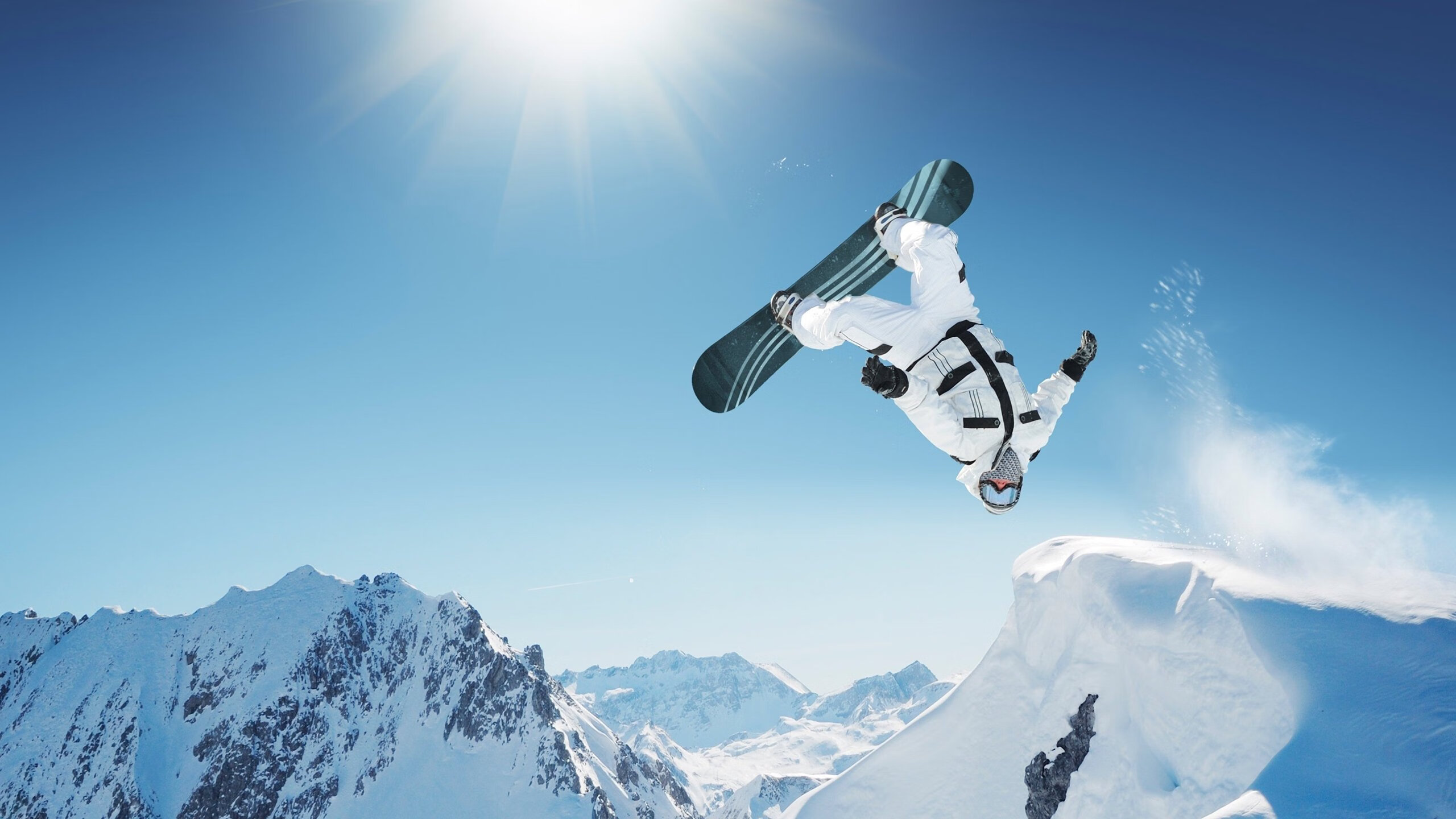 九游娱乐首页-自媒体崛起：个人解说让比赛更火爆，解说类自媒体